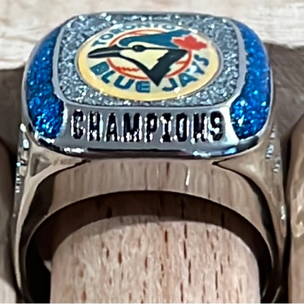 Toronto Blue Jays Commemorative 1993 Champions Ring - Picture 5 of 11